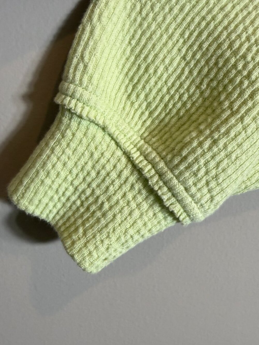 Aerie Wonder Textured V-Neck Sweatshirt Women's Small Green Glow Pullover Comfy - Picture 8 of 12